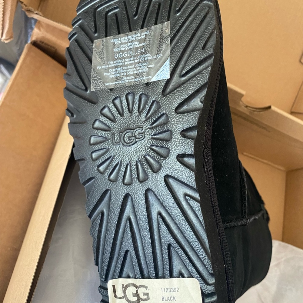 NEW UGG Black womens boots. - Picture 6 of 6